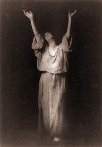 Isadora Duncan Portlait Photo by Arnold Genthe